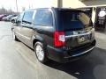 Chrysler Town & Country Touring-L Brilliant Black Crystal Pearl photo #3