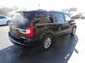 Chrysler Town & Country Touring-L Brilliant Black Crystal Pearl photo #4