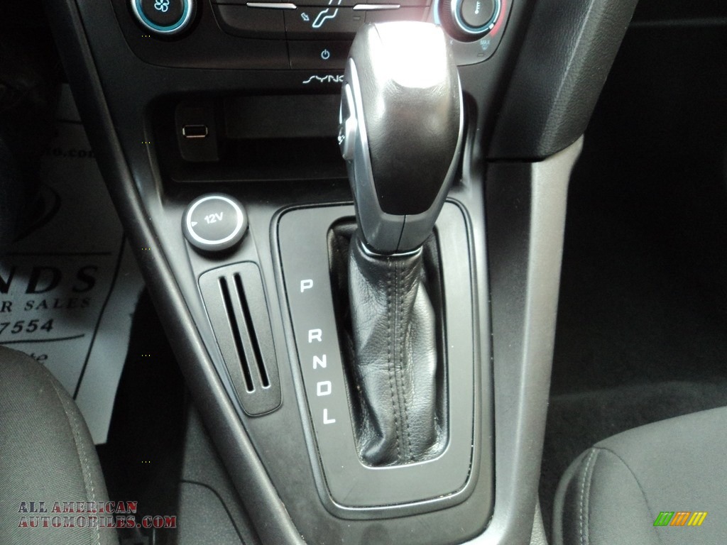 2015 Focus SE Sedan - Ingot Silver Metallic / Charcoal Black photo #21