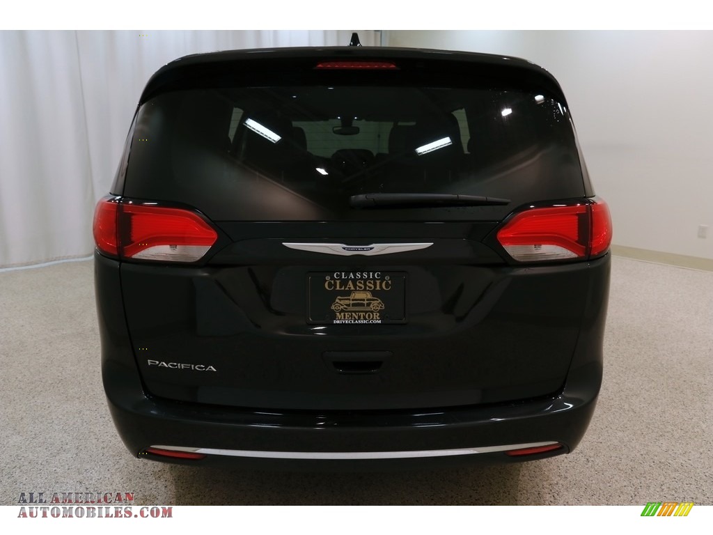 2018 Pacifica Touring L - Brilliant Black Crystal Pearl / Cognac/Alloy/Toffee photo #23