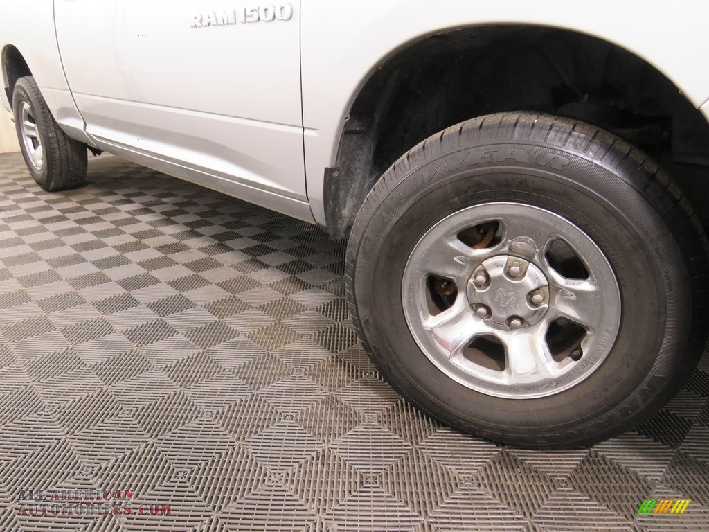 2011 Ram 1500 ST Quad Cab 4x4 - Bright Silver Metallic / Dark Slate Gray/Medium Graystone photo #2