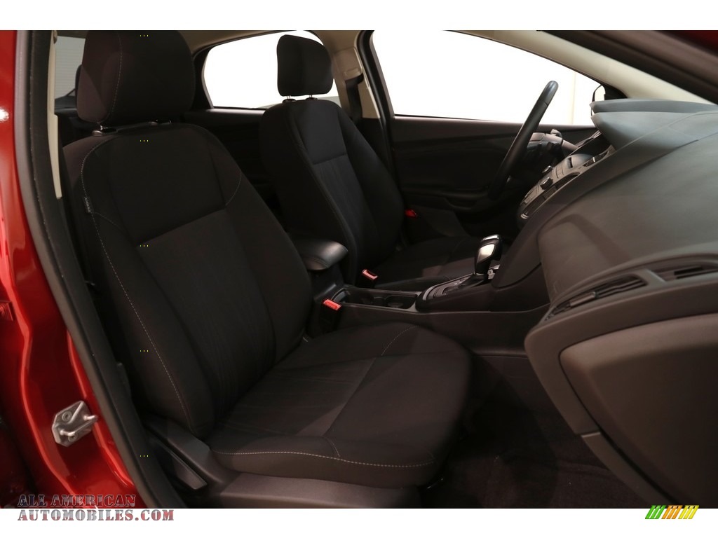2015 Focus SE Sedan - Ruby Red Metallic / Charcoal Black photo #14