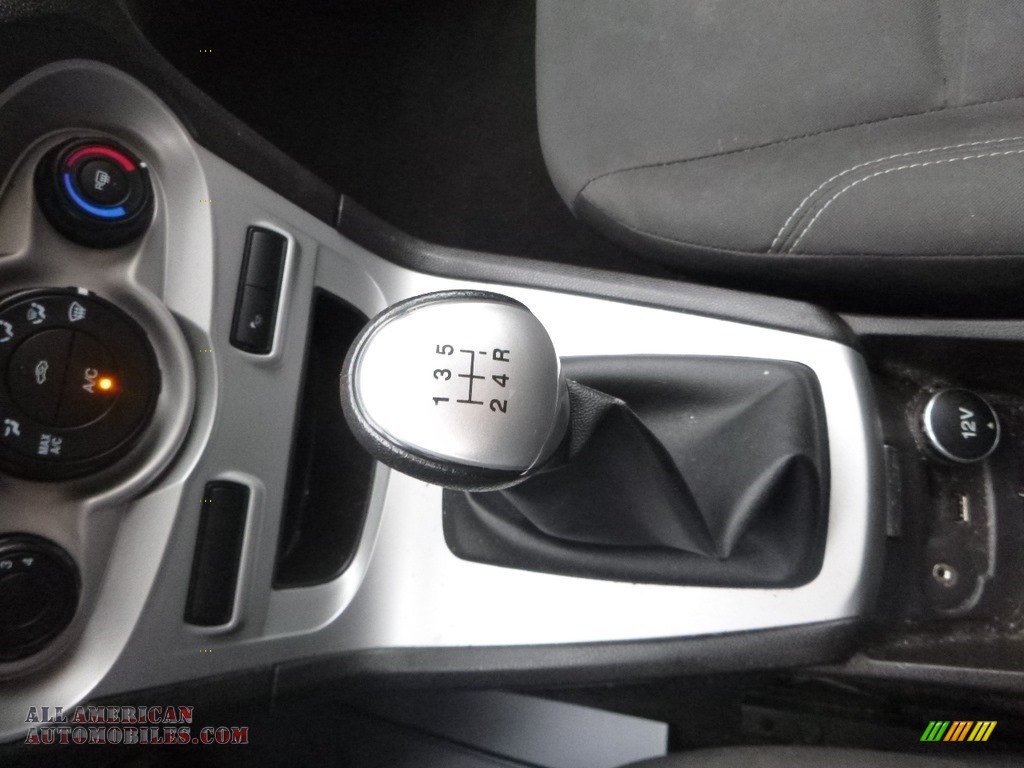 2014 Fiesta SE Hatchback - Oxford White / Charcoal Black photo #20
