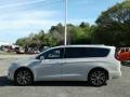 Chrysler Pacifica Limited Luxury White Pearl photo #2