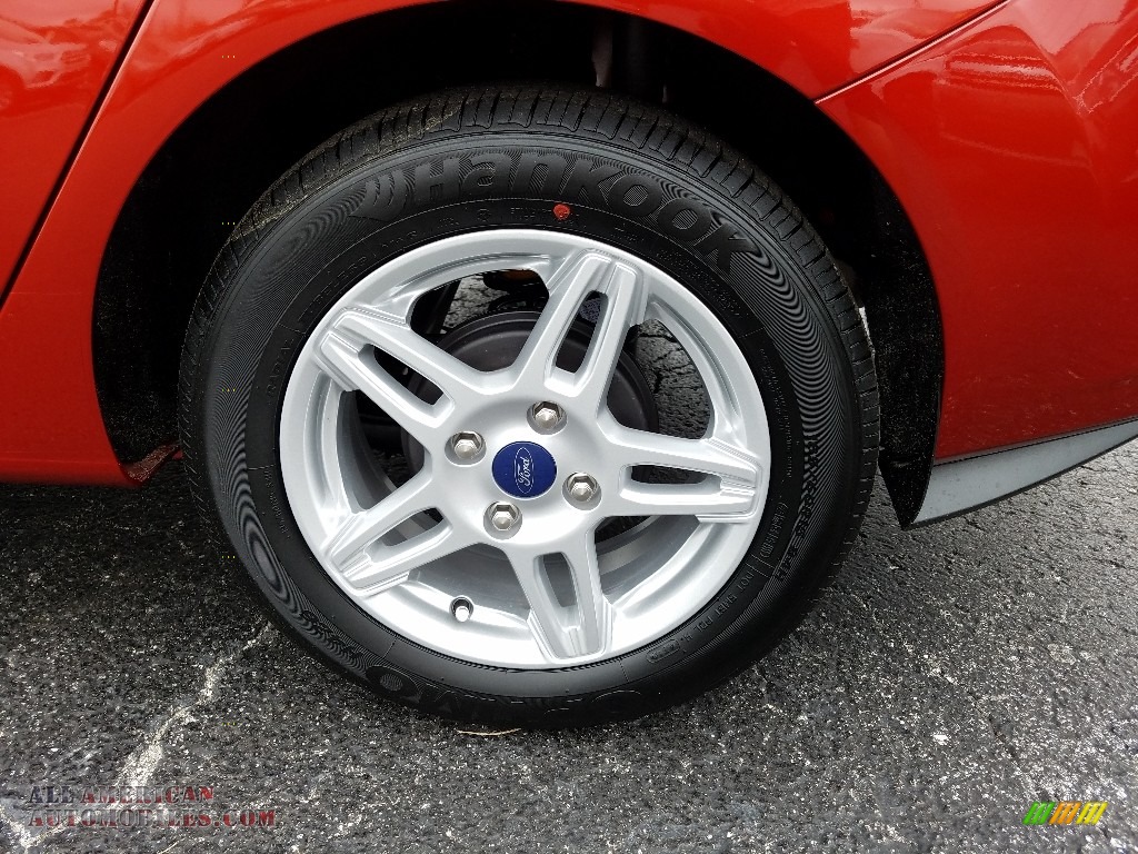 2019 Fiesta SE Sedan - Hot Pepper Red / Medium Light Stone photo #20