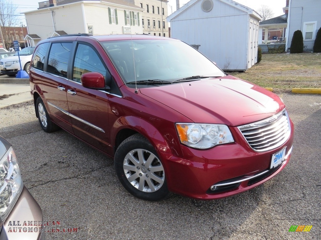 2015 Town & Country Touring - Deep Cherry Red Crystal Pearl / Black/Light Graystone photo #4