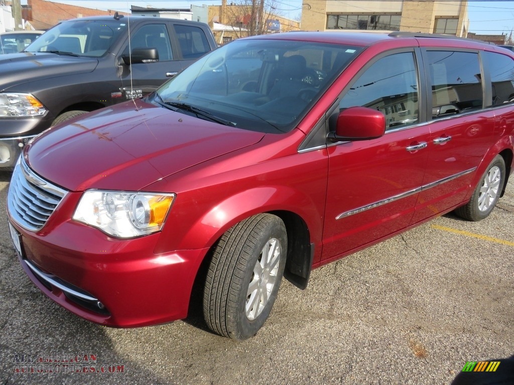2015 Town & Country Touring - Deep Cherry Red Crystal Pearl / Black/Light Graystone photo #8