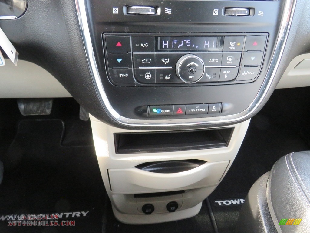 2015 Town & Country Touring - Deep Cherry Red Crystal Pearl / Black/Light Graystone photo #27