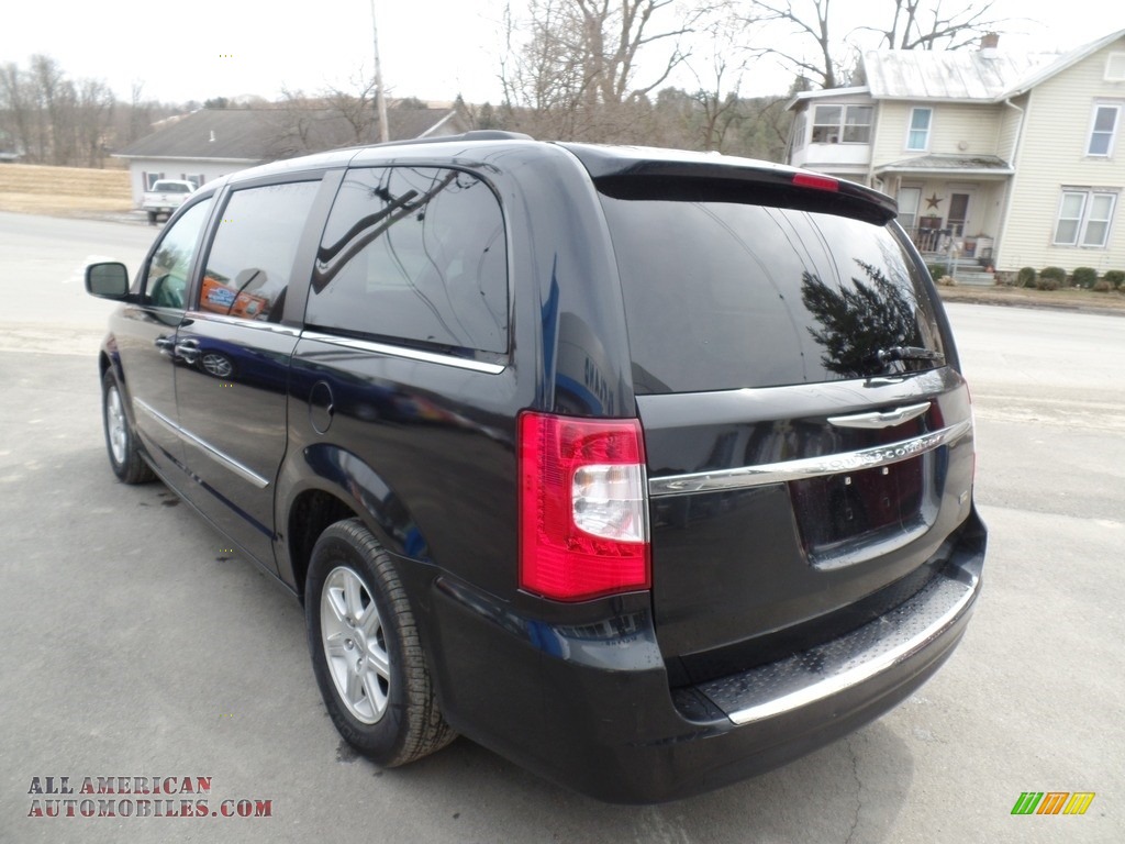 2013 Town & Country Touring - Brilliant Black Crystal Pearl / Black/Light Graystone photo #7