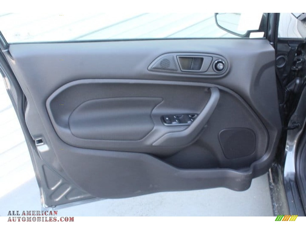 2019 Fiesta SE Hatchback - Magnetic / Charcoal Black photo #9