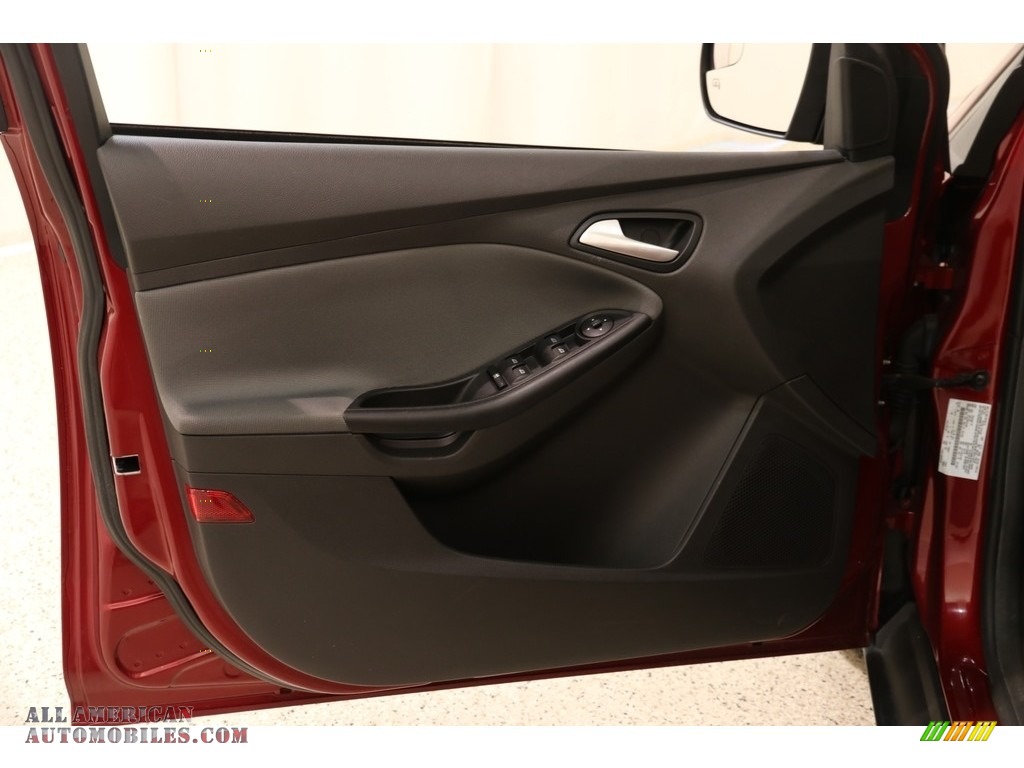 2014 Focus SE Sedan - Ruby Red / Charcoal Black photo #4