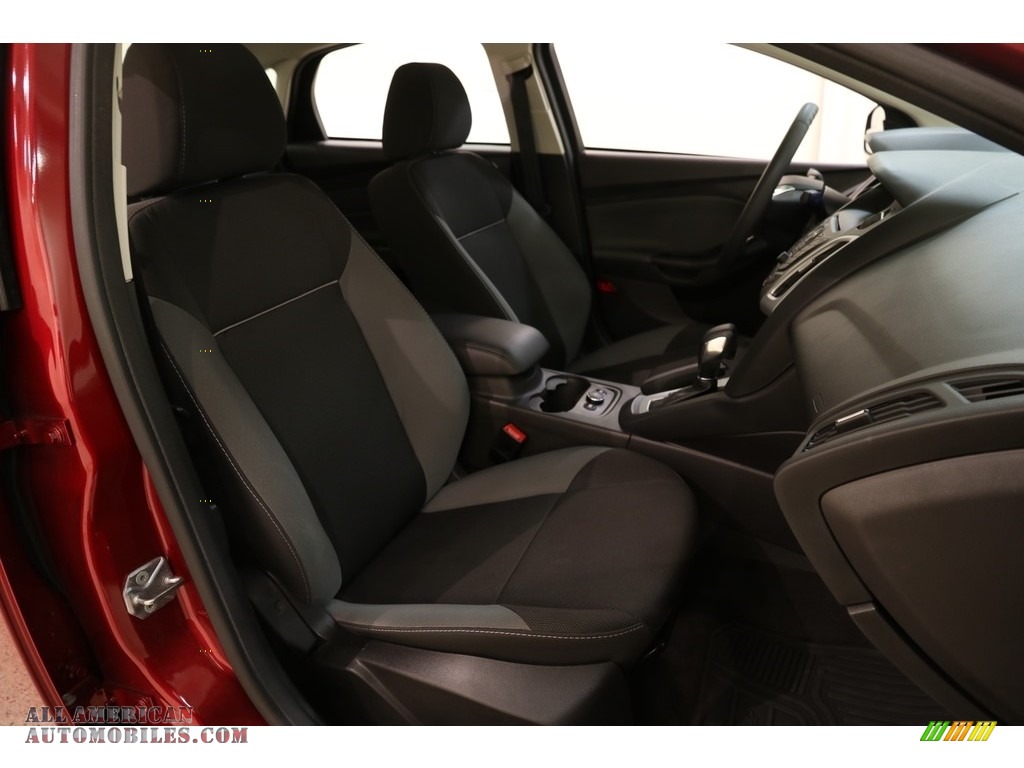 2014 Focus SE Sedan - Ruby Red / Charcoal Black photo #14