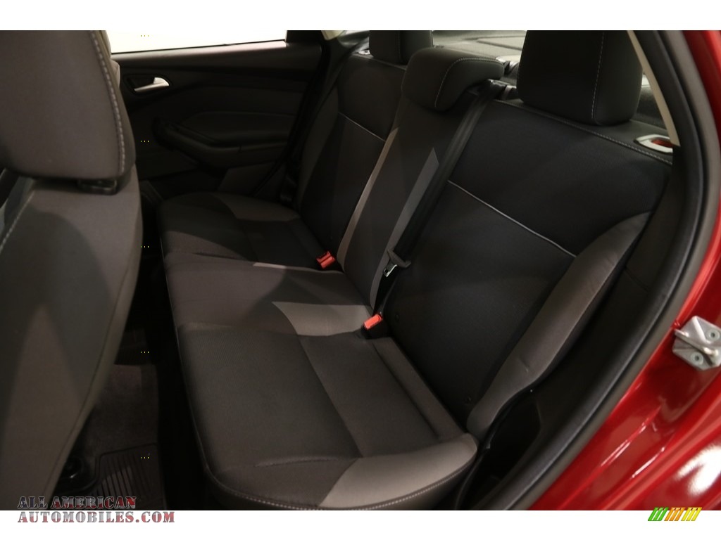 2014 Focus SE Sedan - Ruby Red / Charcoal Black photo #16