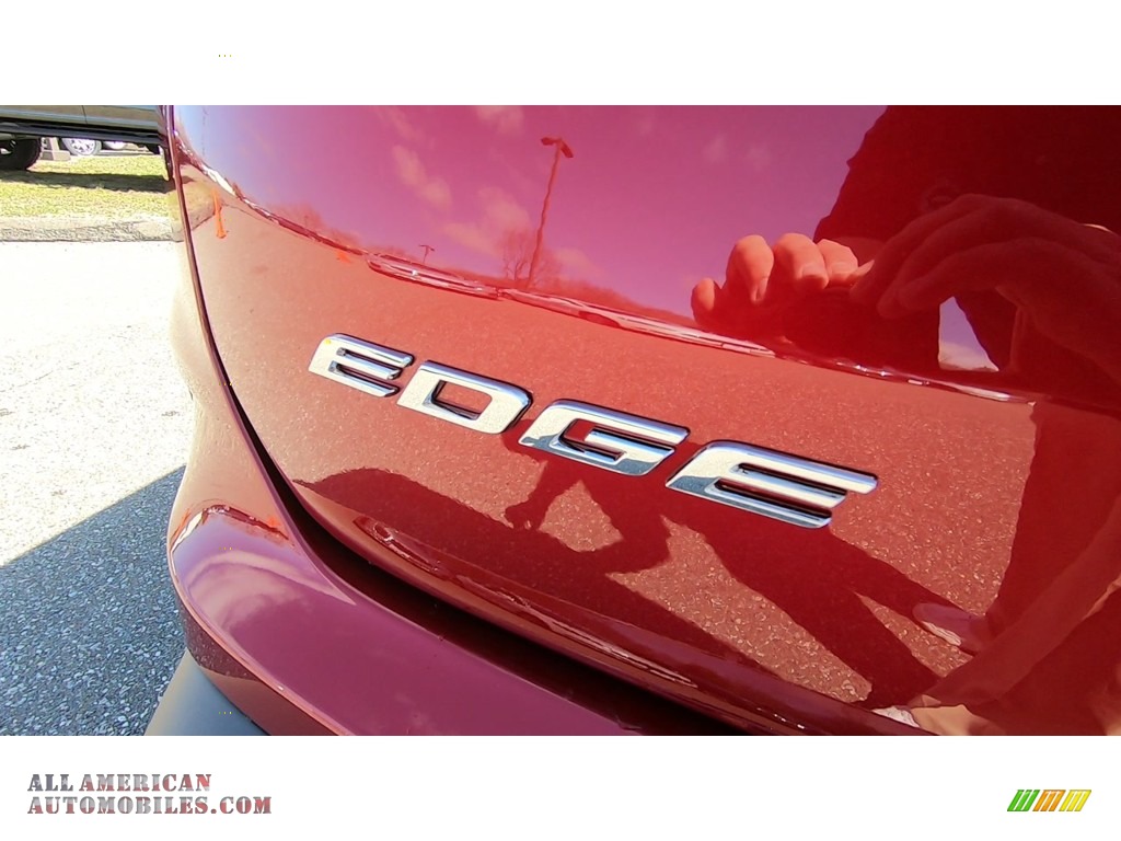 2019 Edge SEL AWD - Ruby Red / Ebony photo #10