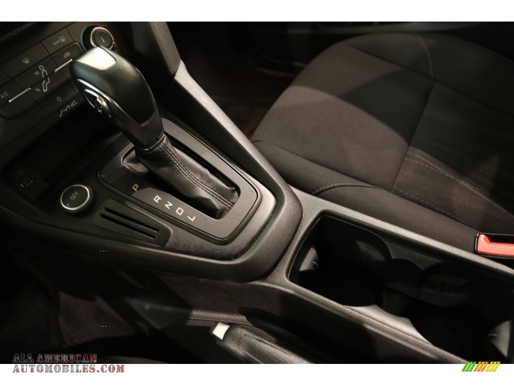2016 Focus SE Sedan - Tectonic / Charcoal Black photo #8