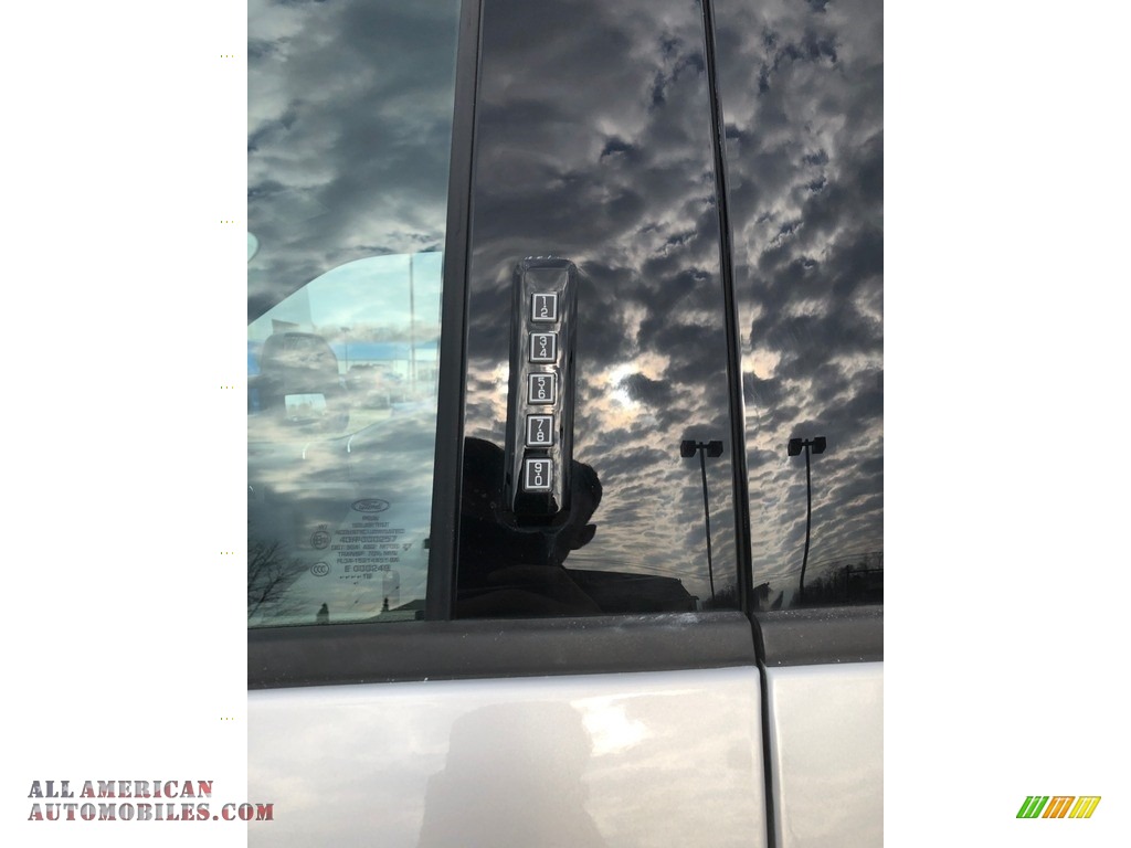 2018 F250 Super Duty XLT Crew Cab 4x4 - Ingot Silver / Earth Gray photo #6