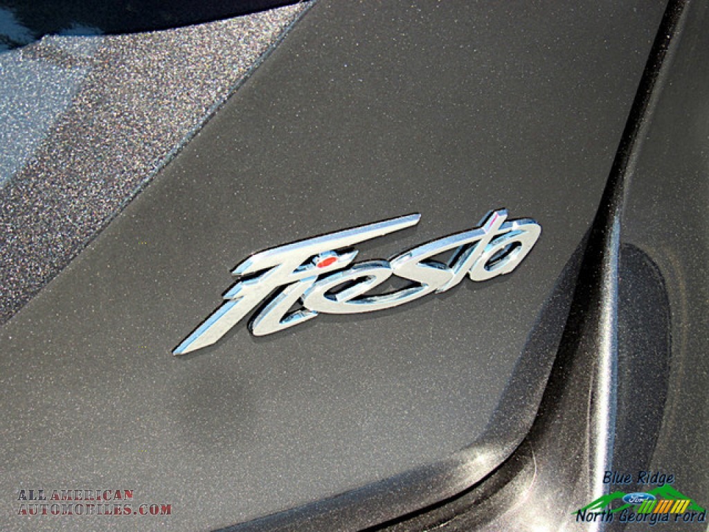 2019 Fiesta SE Sedan - Magnetic / Charcoal Black photo #34