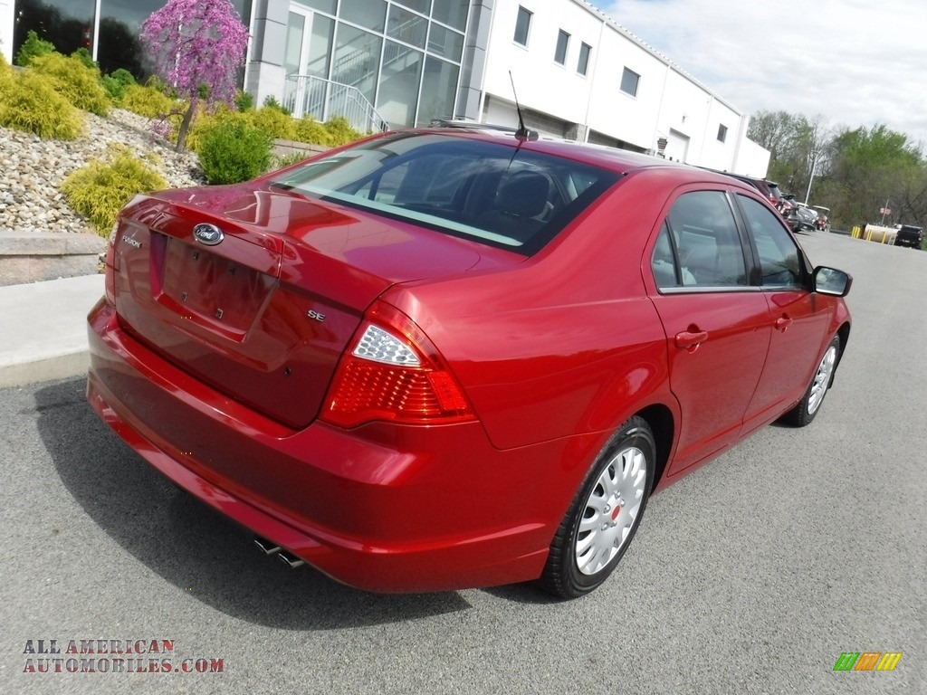 2010 Fusion SE - Red Candy Metallic / Camel photo #10