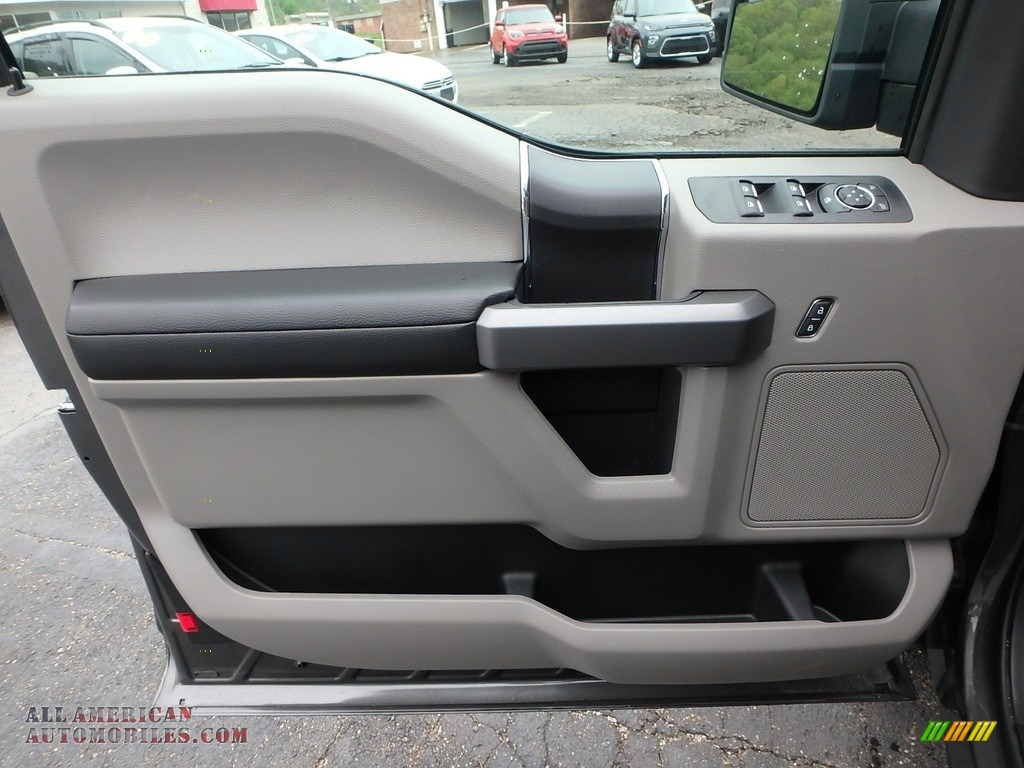 2018 F150 XLT SuperCab 4x4 - Magnetic / Earth Gray photo #14