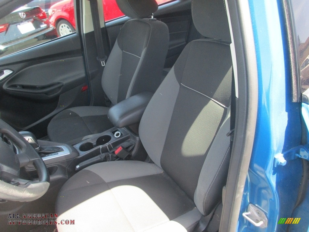 2014 Focus SE Sedan - Performance Blue / Charcoal Black photo #8