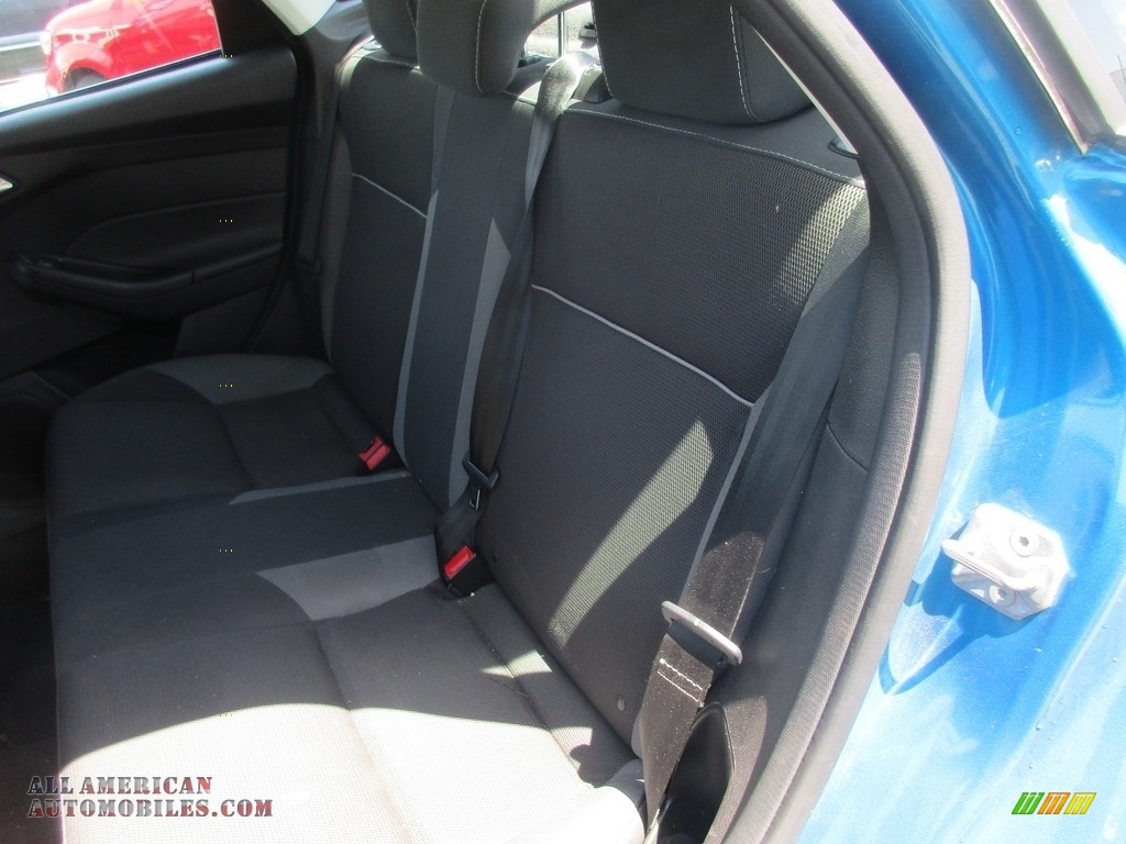 2014 Focus SE Sedan - Performance Blue / Charcoal Black photo #9