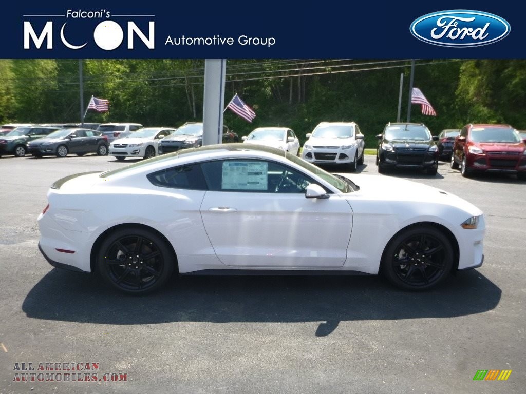 Oxford White / Ebony Ford Mustang EcoBoost Fastback