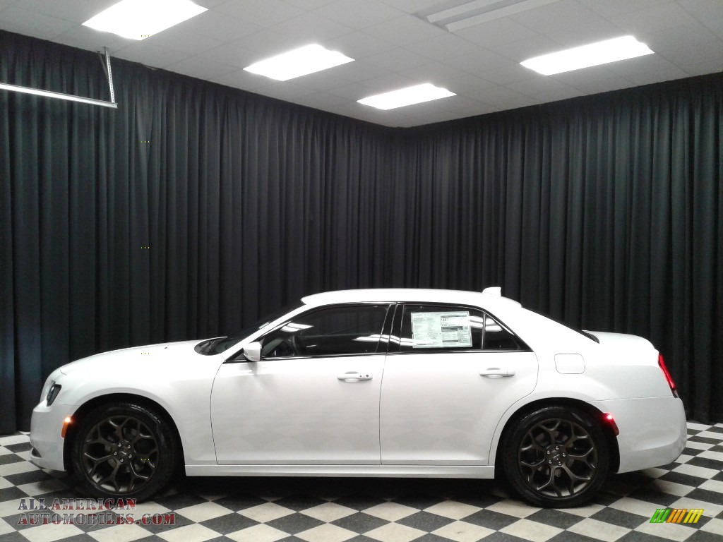 Bright White / Caramel/Black Chrysler 300 S