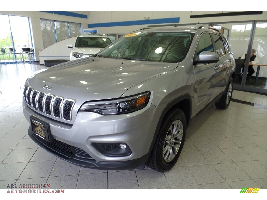 2019 Cherokee Latitude Plus 4x4 - Granite Crystal Metallic / Black photo #1