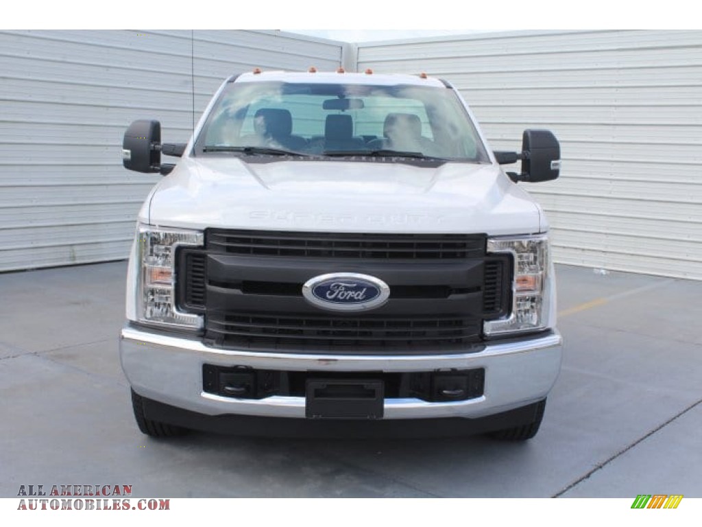 2019 F350 Super Duty XL Regular Cab Chassis - Oxford White / Earth Gray photo #3