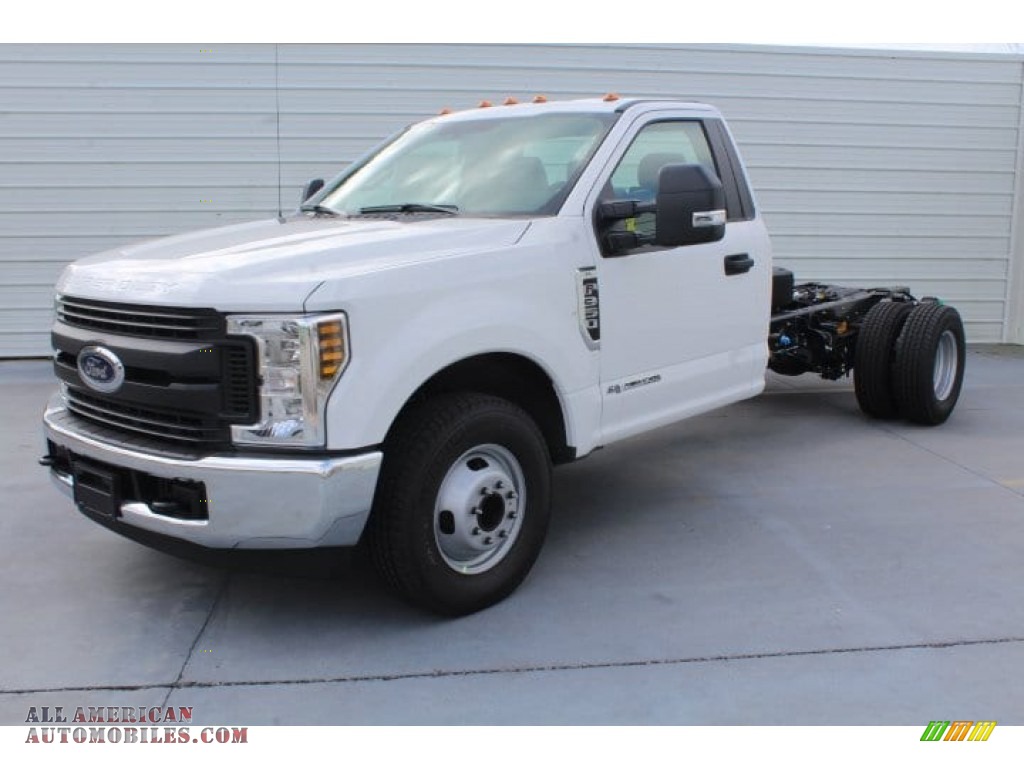 2019 F350 Super Duty XL Regular Cab Chassis - Oxford White / Earth Gray photo #4