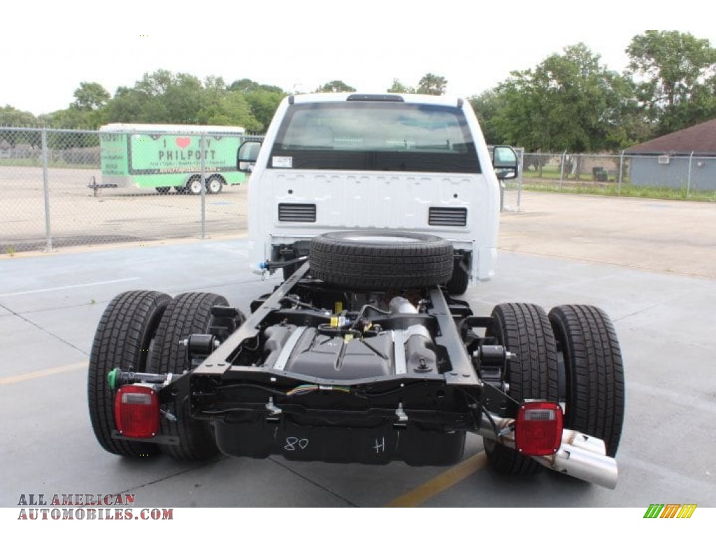 2019 F350 Super Duty XL Regular Cab Chassis - Oxford White / Earth Gray photo #10