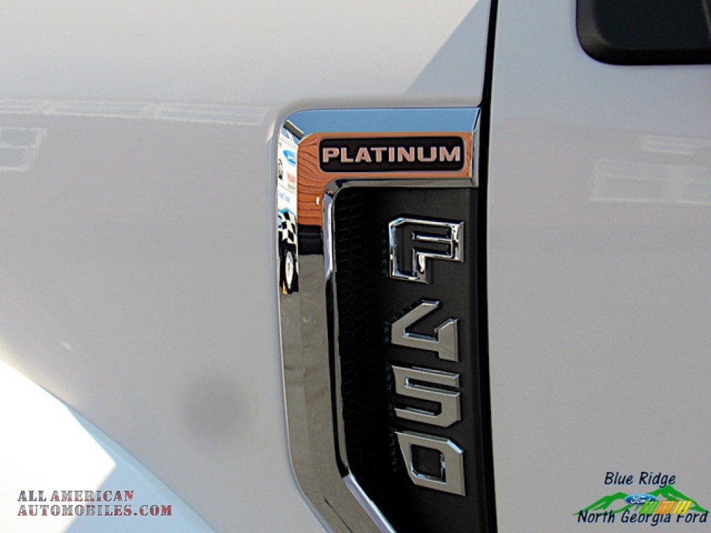 2019 F450 Super Duty Platinum Crew Cab 4x4 - White Platinum Metallic Tri-Coat / Black photo #41