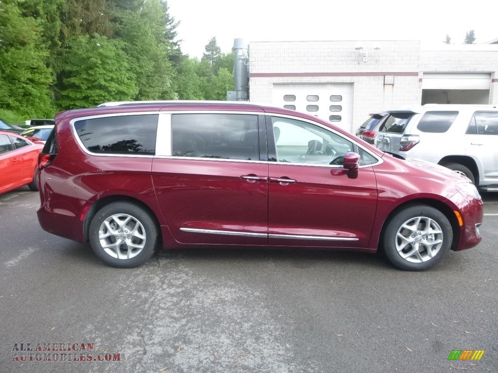 2019 Pacifica Touring L - Velvet Red Pearl / Black/Alloy photo #6