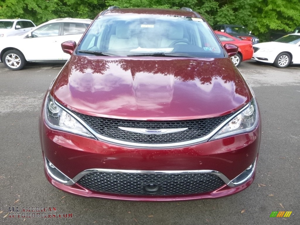 2019 Pacifica Touring L - Velvet Red Pearl / Black/Alloy photo #8