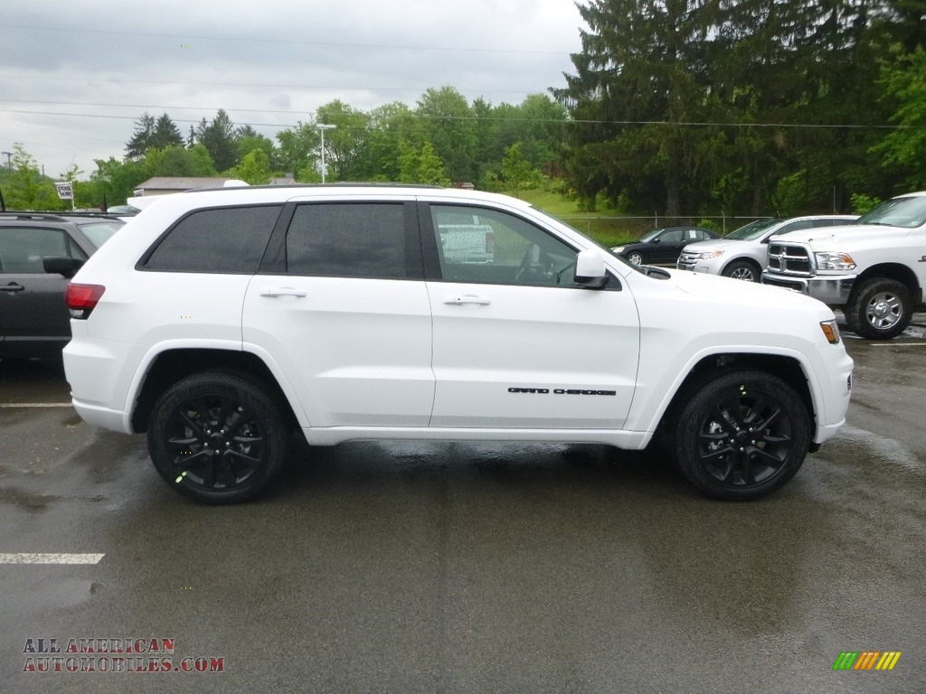 2019 Grand Cherokee Laredo 4x4 - Bright White / Black photo #7 2019 Grand Cherokee Laredo 4x4 - Bright White / Black photo #7