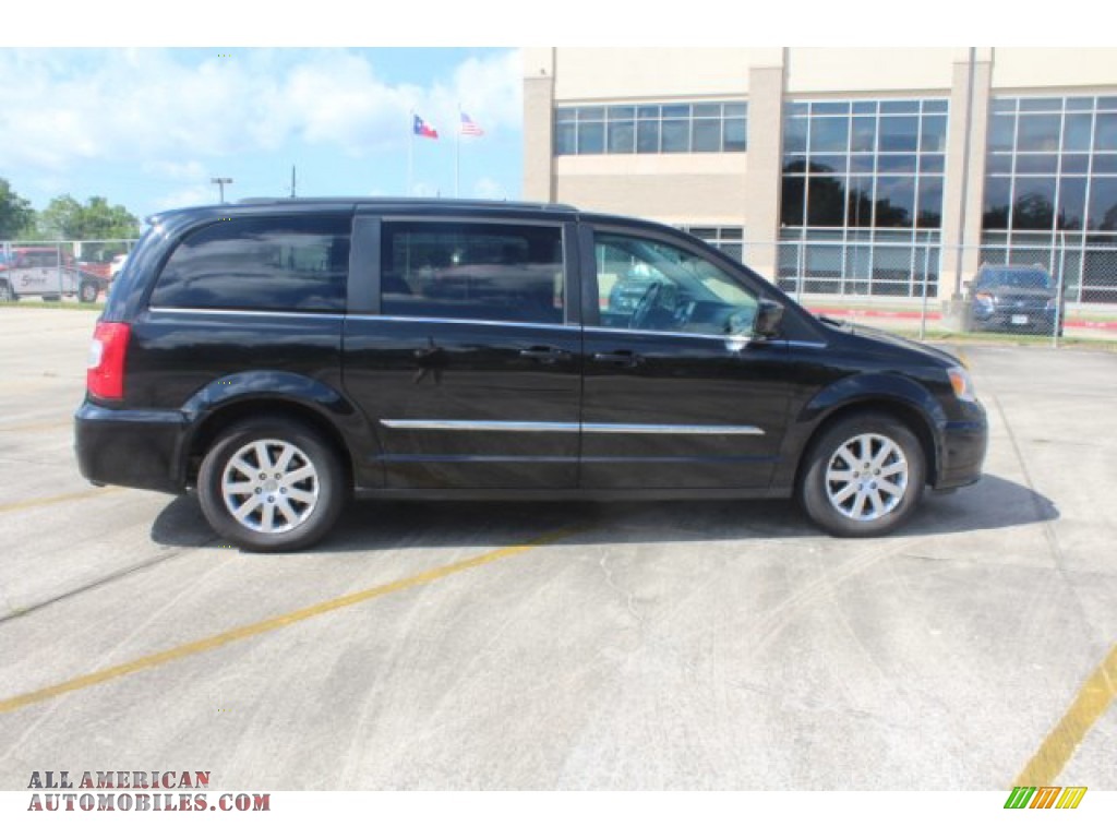 2012 Town & Country Touring - Brilliant Black Crystal Pearl / Black/Light Graystone photo #10