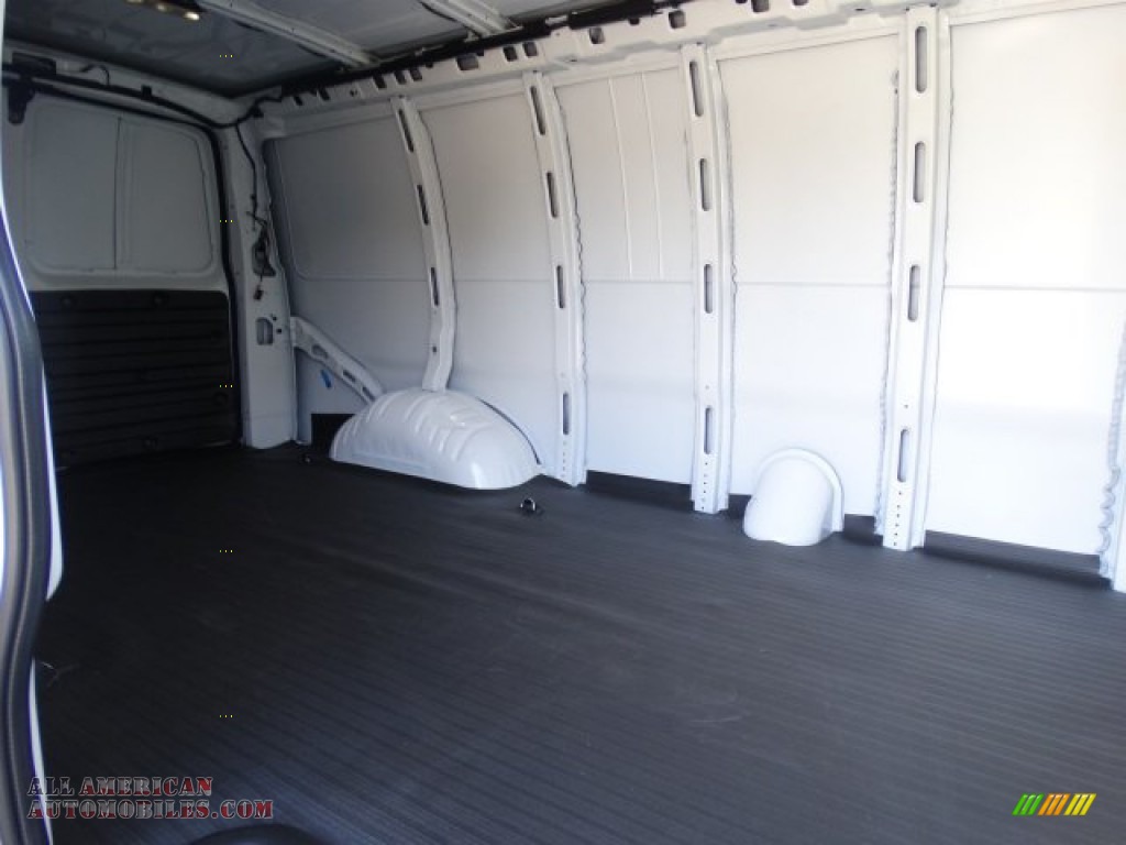 2019 Savana Van 2500 Cargo Extended - Summit White / Medium Pewter photo #21