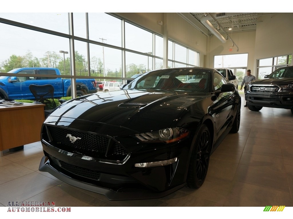 Shadow Black / Showstopper Red Ford Mustang GT Premium Fastback