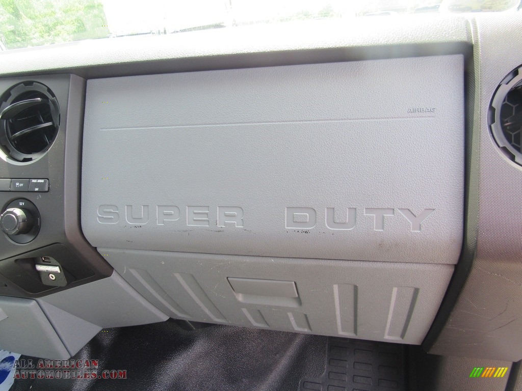 2014 F250 Super Duty XL SuperCab 4x4 - Oxford White / Steel photo #45