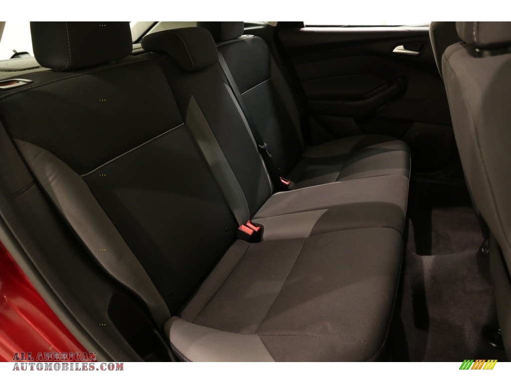 2014 Focus SE Hatchback - Ruby Red / Charcoal Black photo #15