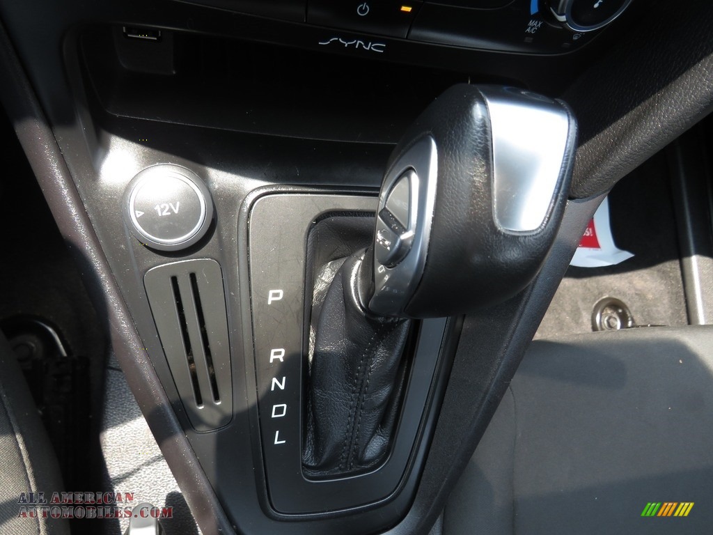 2016 Focus SE Sedan - Ingot Silver / Charcoal Black photo #43