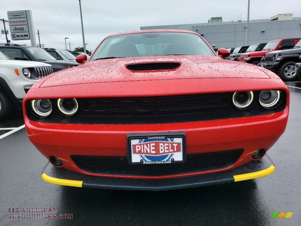 2019 Challenger GT AWD - Torred / Black photo #2