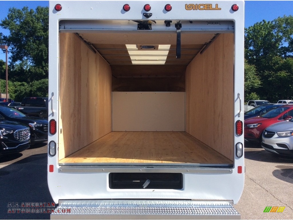 2019 Express Cutaway 4500 Moving Van - Summit White / Medium Pewter photo #7