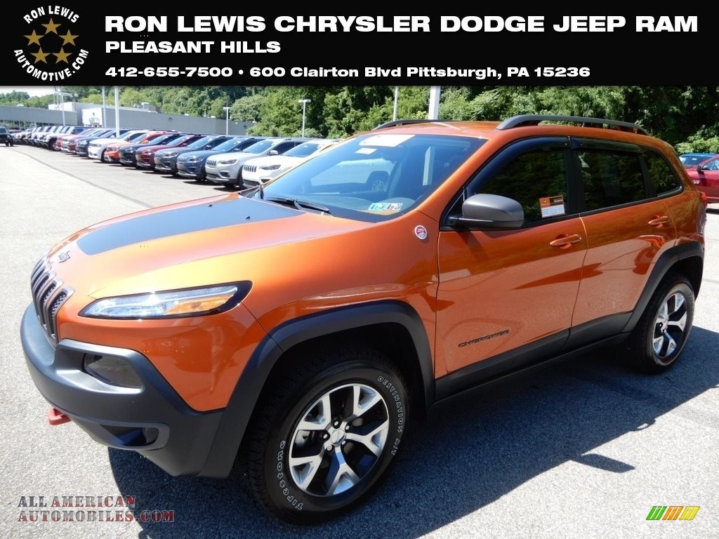 2016 Cherokee Trailhawk 4x4 - Mango Tango Pearl / Black photo #1