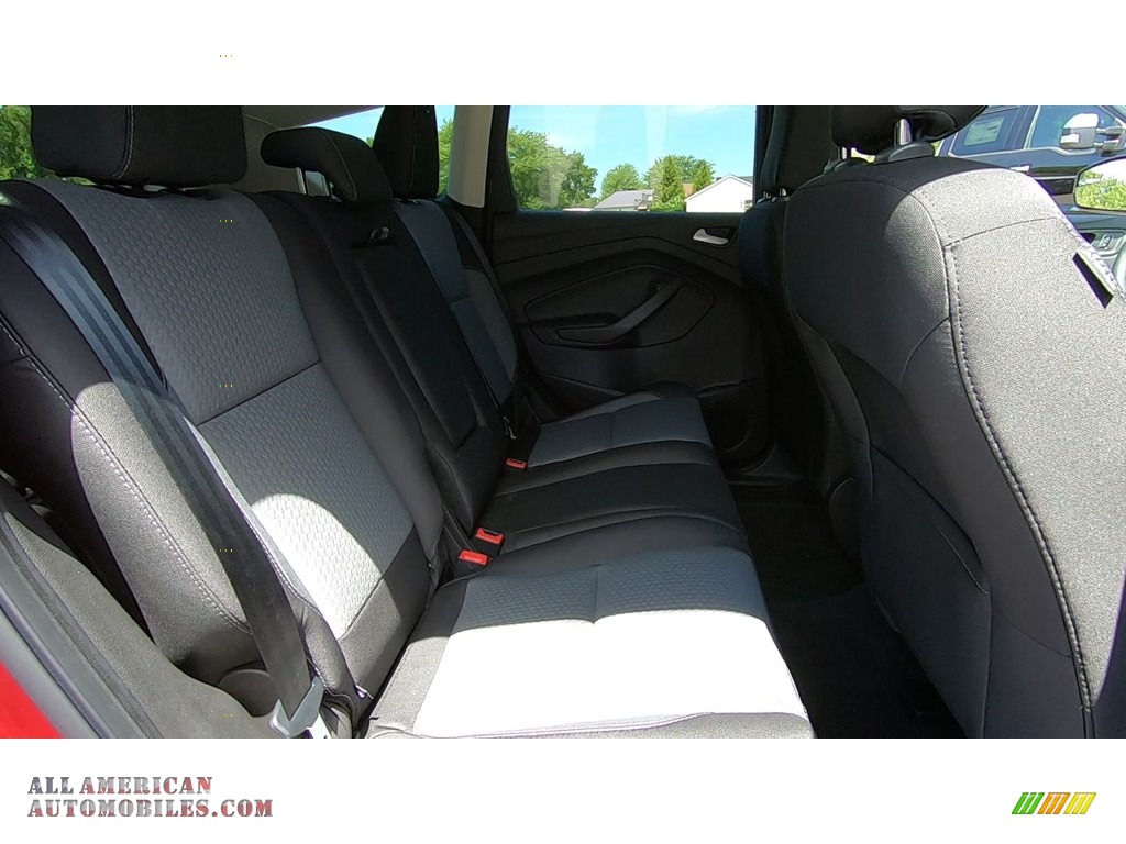 2019 Escape SE 4WD - Ruby Red / Chromite Gray/Charcoal Black photo #23
