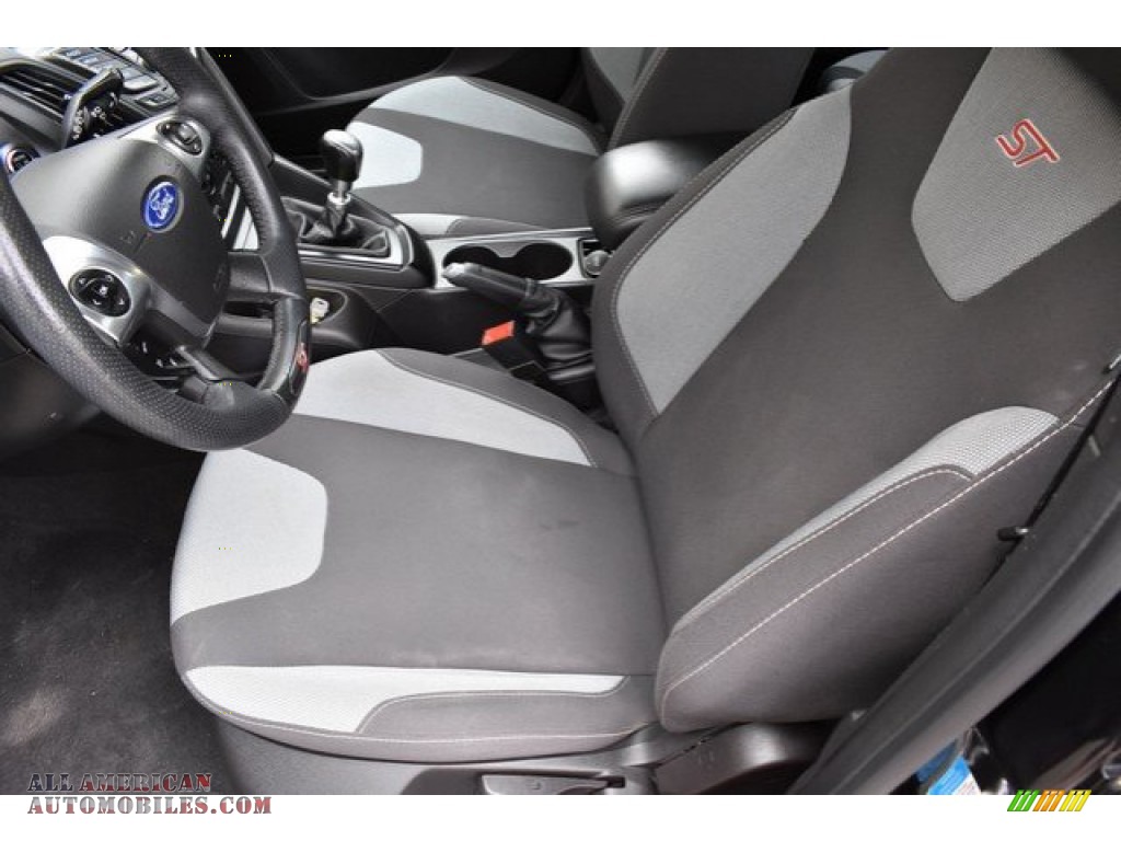 2014 Focus ST Hatchback - Tuxedo Black / ST Smoke Storm/Charcoal Black Recaro Sport Seats photo #11
