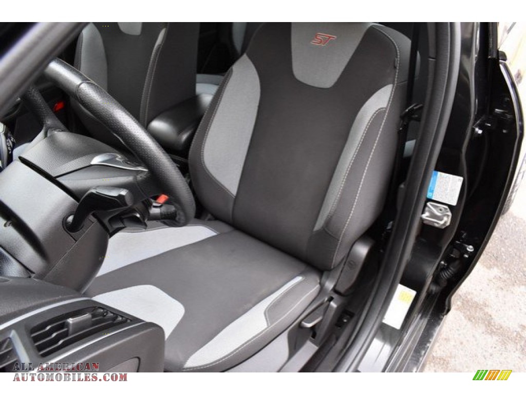 2014 Focus ST Hatchback - Tuxedo Black / ST Smoke Storm/Charcoal Black Recaro Sport Seats photo #12