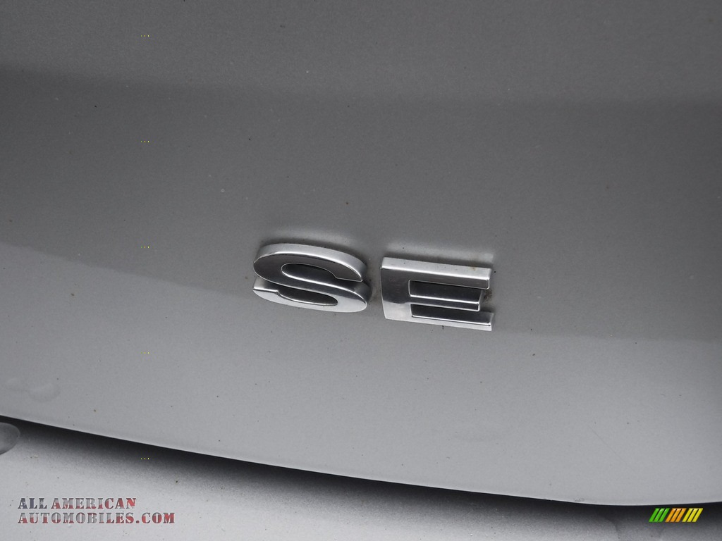 2015 Focus SE Hatchback - Ingot Silver Metallic / Charcoal Black photo #9