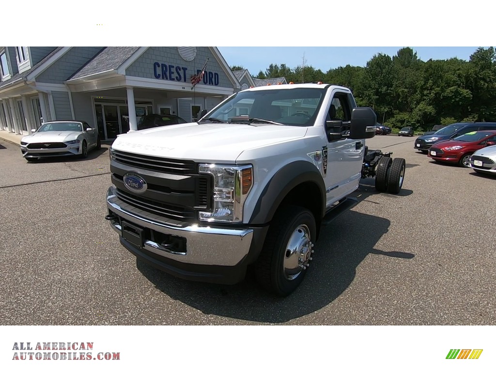 2019 F550 Super Duty XL Regular Cab 4x4 Chassis - White / Earth Gray photo #3