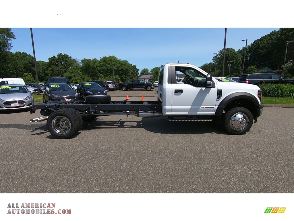 2019 F550 Super Duty XL Regular Cab 4x4 Chassis - White / Earth Gray photo #8